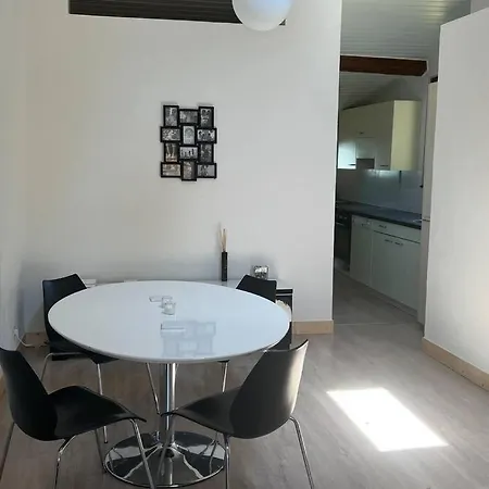 La Petit Frontiere *