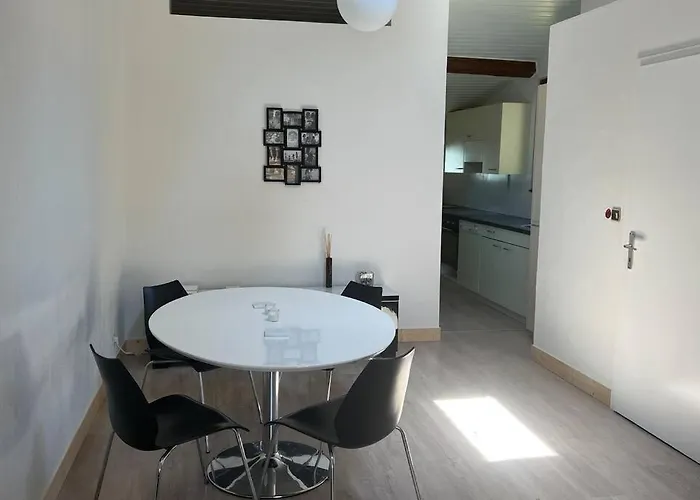 La Petit Frontiere *